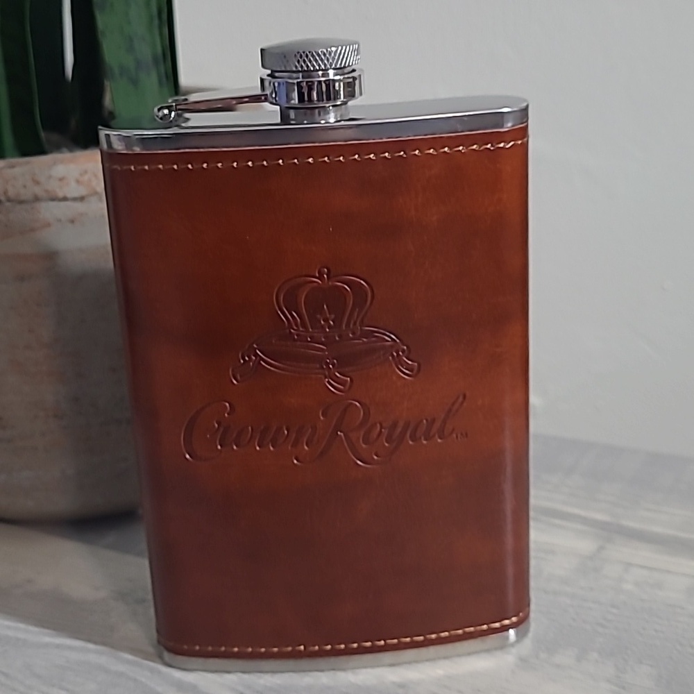 Crown Royal Brown Leather Whiskey Bourbon Flask 8 oz